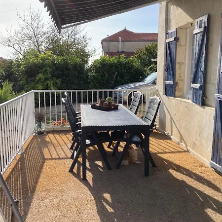 Holiday home Maison Entiere En Dordogne Bazac